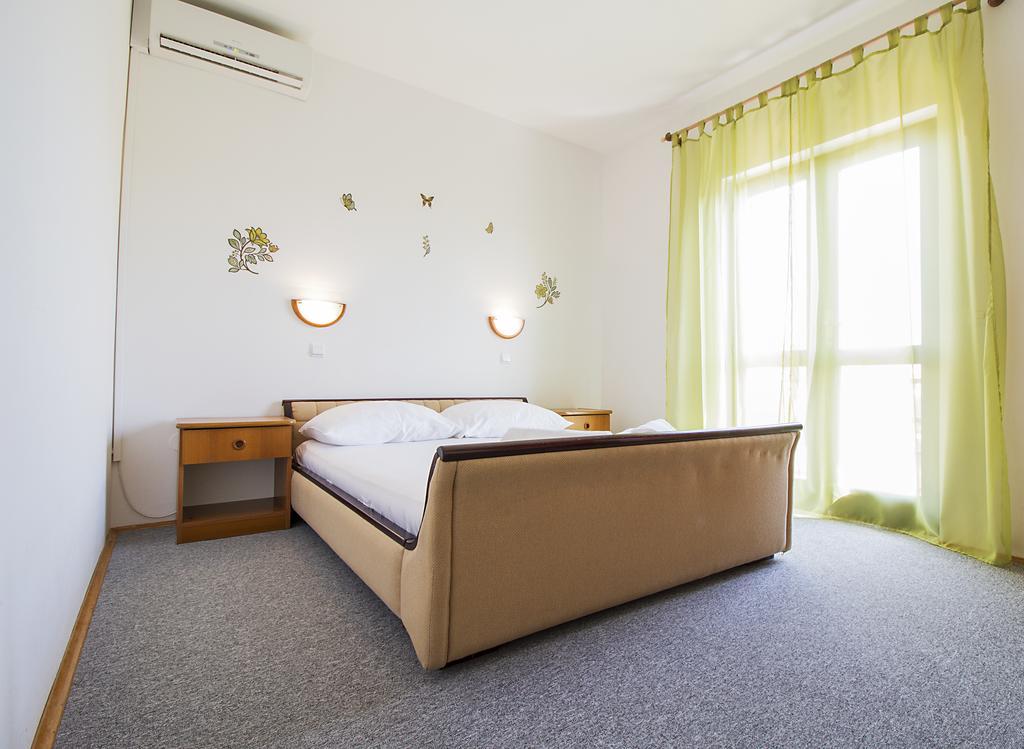 Pansion Maria Bed & Breakfast Zadar Bagian luar foto